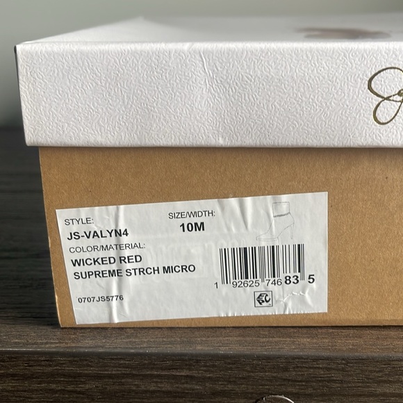 Jessica Simpson Wicked Red boots - Picture 7 of 7